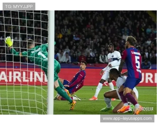 球队防线一夜瓦解，连丢三球遭球迷嘘声