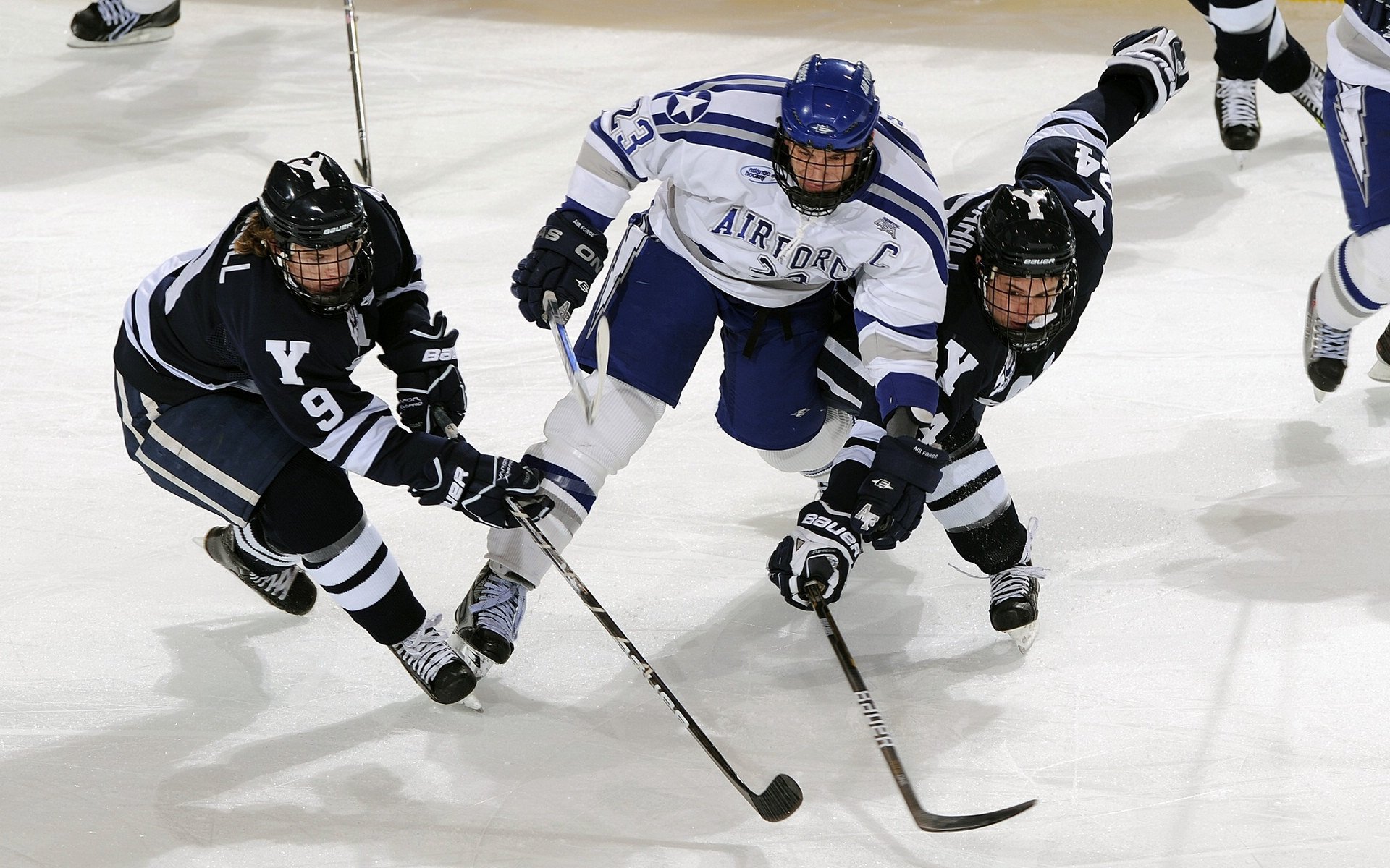 “新都兴城垒球赛:速度与精准,谁能笑到最后?”